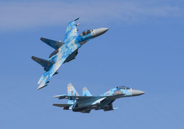 Истребители Су-27 ВВС Украины во время многонациональных учений Чистое небо-2018 в Хмельницкой области. 11 октября 2018 Истребители Су-27 ВВС Украины во время многонациональных учений Чистое небо-2018 в Хмельницкой области. 11 октября 2018
