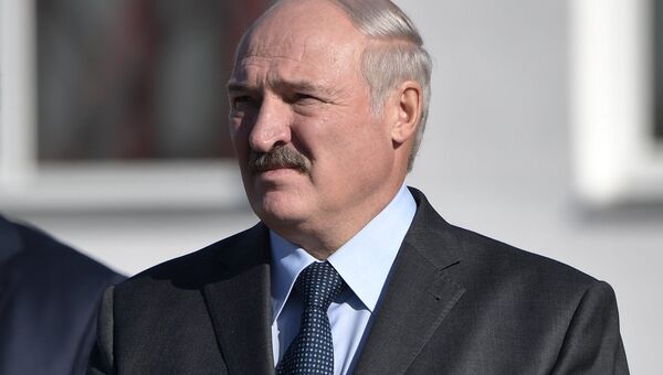 Президент Республики Беларусь Александр Лукашенко перед началом встречи президента РФ Владимира Путина в Могилеве. 12 октября 2018 Президент Республики Беларусь Александр Лукашенко перед началом встречи президента РФ Владимира Путина в Могилеве. 12 октября 2018