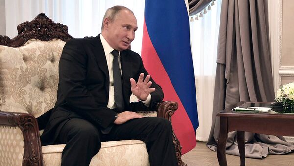 Президент РФ Владимир Путин во время встречи с Президентом Республики Беларусь Александром Лукашенко в Могилеве. 12 октября 2018 Президент РФ Владимир Путин во время встречи с Президентом Республики Беларусь Александром Лукашенко в Могилеве. 12 октября 2018