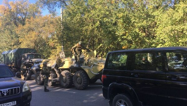 У Политехнического колледжа в Керчи, в котором произошел взрыв У Политехнического колледжа в Керчи, в котором произошел взрыв