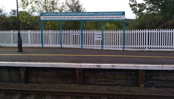 Llanfairpwllgwyngyllgogerychwyrndrobwllllantysiliogogogoch Llanfairpwllgwyngyllgogerychwyrndrobwllllantysiliogogogoch