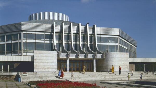 Здание цирка в Омске Здание цирка в Омске