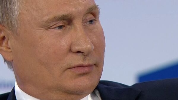 Путин об использовании доллара в международных расчетах Путин об использовании доллара в международных расчетах