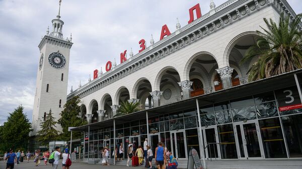 Железнодорожный вокзал в Сочи Железнодорожный вокзал в Сочи