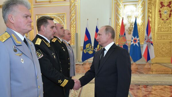 Президент РФ В. Путин встретился с высшими офицерами и прокурорами по случаю их назначения на вышестоящие должности Президент РФ В. Путин встретился с высшими офицерами и прокурорами по случаю их назначения на вышестоящие должности