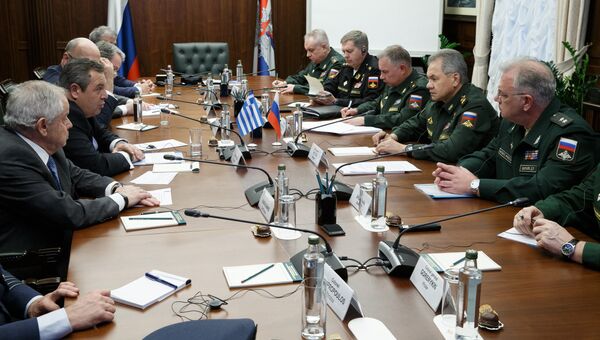 Министр обороны РФ Сергей Шойгу на встрече с министром обороны Греции Паносом Камменосом. 29 октября 2018 Министр обороны РФ Сергей Шойгу на встрече с министром обороны Греции Паносом Камменосом. 29 октября 2018