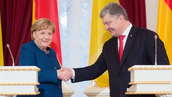 Президент Украины Петр Порошенко и канцлер Германии Ангела Меркель во время встречи. 1 ноября 2018 Президент Украины Петр Порошенко и канцлер Германии Ангела Меркель во время встречи. 1 ноября 2018