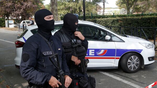 Во Франции неизвестные в масках открыли стрельбу на улице