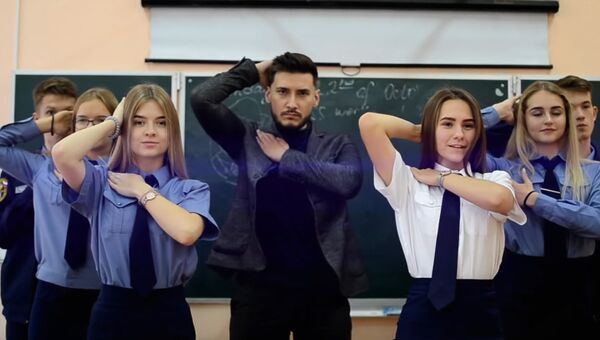 Кадр из видео с Youtube-канала Блог Обычного Учителя Кадр из видео с Youtube-канала Блог Обычного Учителя