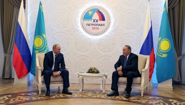 Президент РФ Владимир Путин и президент Казахстана Нурсултан Назарбаев во время встречи. 9 ноября 2018 Президент РФ Владимир Путин и президент Казахстана Нурсултан Назарбаев во время встречи. 9 ноября 2018