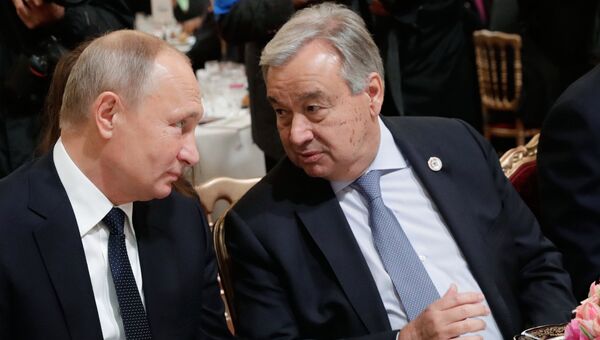 Президент РФ Владимир Путин и генеральный секретарь ООН Антониу Гутерреш во время рабочего завтрака от имени президента Франции Эммануэля Макрона в Париже. 11 ноября 2018 Президент РФ Владимир Путин и генеральный секретарь ООН Антониу Гутерреш во время рабочего завтрака от имени президента Франции Эммануэля Макрона в Париже. 11 ноября 2018