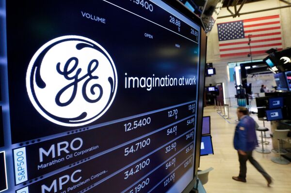 Логотип General Electric на Нью-Йоркской фондовой бирже Логотип General Electric на Нью-Йоркской фондовой бирже