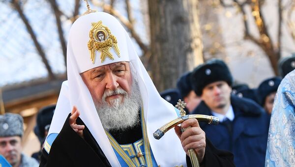 Патриарх Московский и всея Руси Кирилл во время церемонии закладки камня в основание тюремного храма в честь иконы Божией Матери и Всех скорбящих Радость в СИЗО №1 Матросская тишина в Москве. 16 ноября 2018 Патриарх Московский и всея Руси Кирилл во время церемонии закладки камня в основание тюремного храма в честь иконы Божией Матери и Всех скорбящих Радость в СИЗО №1 Матросская тишина в Москве. 16 ноября 2018