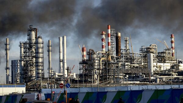 Пожар на Московском нефтеперерабатывающем заводе в Капотне Пожар на Московском нефтеперерабатывающем заводе в Капотне