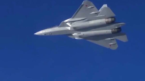 Полет новейшего истребителя пятого поколения Су-57 в Сирии Полет новейшего истребителя пятого поколения Су-57 в Сирии