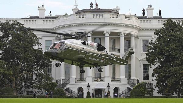 Вертолет Sikorsky VH-92 Marine One у Белого дома Вертолет Sikorsky VH-92 Marine One у Белого дома