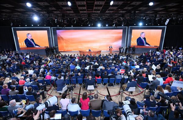 Ежегодная большая пресс-конференция президента РФ Владимира Путина Ежегодная большая пресс-конференция президента РФ Владимира Путина