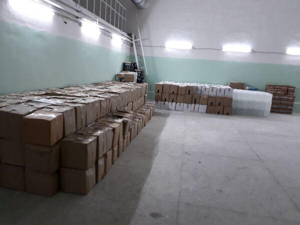 Пятьдесят три тонны этилового спирта изъяли полицейские в Крыму у членов организованной группы. 23 ноября 2018 Пятьдесят три тонны этилового спирта изъяли полицейские в Крыму у членов организованной группы. 23 ноября 2018