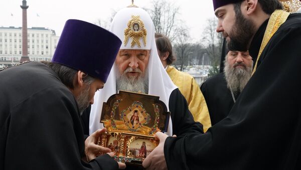 Патриарх Московский и всея Руси Кирилл во время торжественной встречи мощей святителя Луки Крымского в Калининградском кафедральном соборе Христа Спасителя. 23 ноября 2018 Патриарх Московский и всея Руси Кирилл во время торжественной встречи мощей святителя Луки Крымского в Калининградском кафедральном соборе Христа Спасителя. 23 ноября 2018