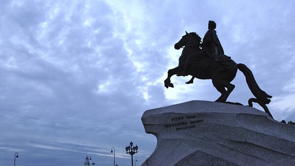 Памятник Петру Первому Медный всадник на Сенатской площади в Санкт-Петербурге. Архивное фото