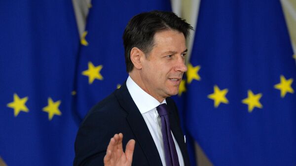 Премьер-министр Италии Джузеппе Конте на внеочередном саммите ЕС по брекзиту в Брюсселе. 25 ноября 2018 Премьер-министр Италии Джузеппе Конте на внеочередном саммите ЕС по брекзиту в Брюсселе. 25 ноября 2018