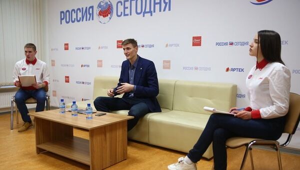 Заслуженный мастер спорта России Андрей Кириленко на встрече участниками медиаотряда Лазурный в медиа-кампусе Международного детского центра Артек и МИА Россия сегодня Заслуженный мастер спорта России Андрей Кириленко на встрече участниками медиаотряда Лазурный в медиа-кампусе Международного детского центра Артек и МИА Россия сегодня
