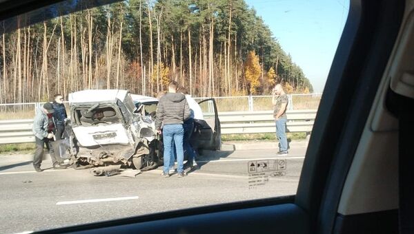 Место ДТП с участием автомобилей Toyota и Mitsubishi на трассе Южный обход в городском округе Подольск Место ДТП с участием автомобилей Toyota и Mitsubishi на трассе Южный обход в городском округе Подольск