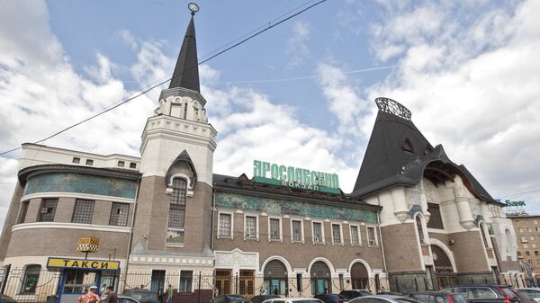 Здание Ярославского вокзала на Комсомольской площади. Здание Ярославского вокзала на Комсомольской площади.