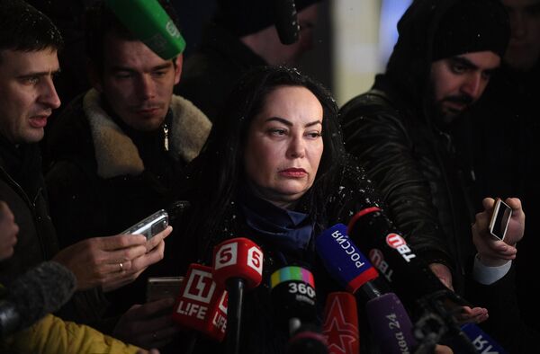 Адвокат футболиста Александра Кокорина, Татьяна Стукалова отвечает на вопросы журналистов после заседания Тверского районного суда Москвы. 5 декабря 2018 Адвокат футболиста Александра Кокорина, Татьяна Стукалова отвечает на вопросы журналистов после заседания Тверского районного суда Москвы. 5 декабря 2018