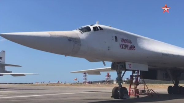 Опубликованы кадры приземления российских Ту-160 в Венесуэле