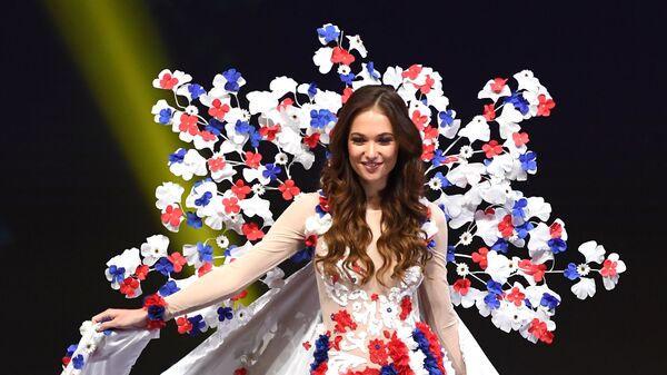 Показ национальных костюмов на конкурсе Мисс Вселенная 2018 Показ национальных костюмов на конкурсе Мисс Вселенная 2018