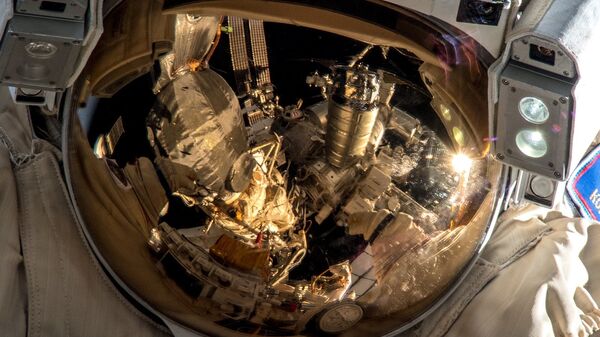 Выход в открытый космос космонавтов Роскосмоса Олега Кононенко и Сергея Прокопьева. 11 декабря 2018 год Выход в открытый космос космонавтов Роскосмоса Олега Кононенко и Сергея Прокопьева. 11 декабря 2018 год