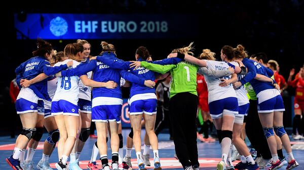 Гандболистки сборной России радуются выходу в финал чемпионата Европы Гандболистки сборной России радуются выходу в финал чемпионата Европы