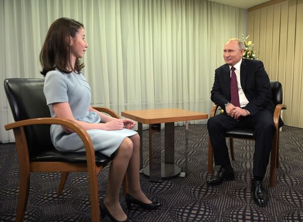 Президент РФ В. Путин после пресс-конференции дал интервью Регине Парпиевой Президент РФ В. Путин после пресс-конференции дал интервью Регине Парпиевой