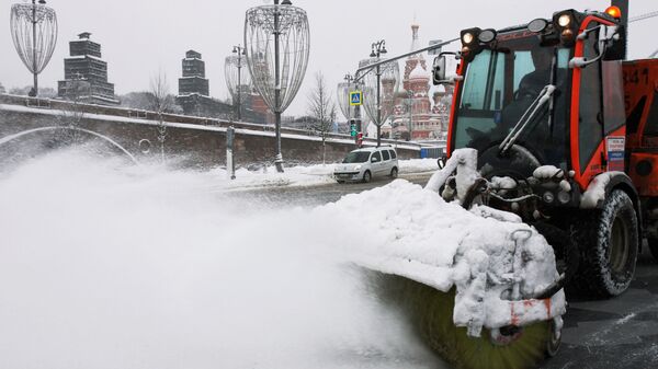 Уборка снега в Москве Уборка снега в Москве