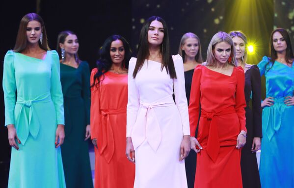 Участницы конкурса красоты Мисс Москва 2018. В центре: Алеся Семеренко Участницы конкурса красоты Мисс Москва 2018. В центре: Алеся Семеренко