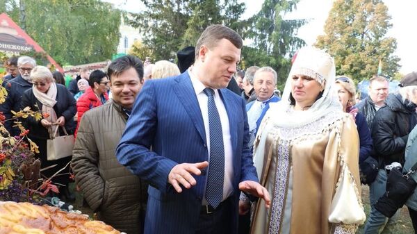 Главы администрации Тамбовской области Александр Никитин на VIII международной Покровской ярмарки в Тамбове Главы администрации Тамбовской области Александр Никитин на VIII международной Покровской ярмарки в Тамбове