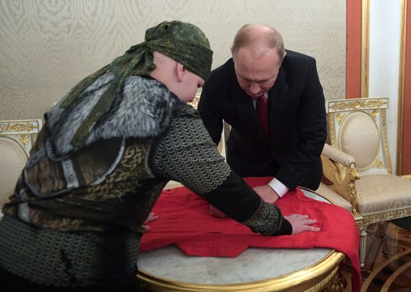 Президент РФ Владимир Путин и участник проекта Мечтай со мной Коля Кузнецов во время встречи. 27 декабря 2018 Президент РФ Владимир Путин и участник проекта Мечтай со мной Коля Кузнецов во время встречи. 27 декабря 2018