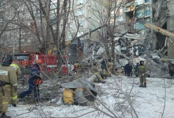 Обрушение подъезда в жилом доме в Магнитогорске. 31 декабря 2018 Обрушение подъезда в жилом доме в Магнитогорске. 31 декабря 2018