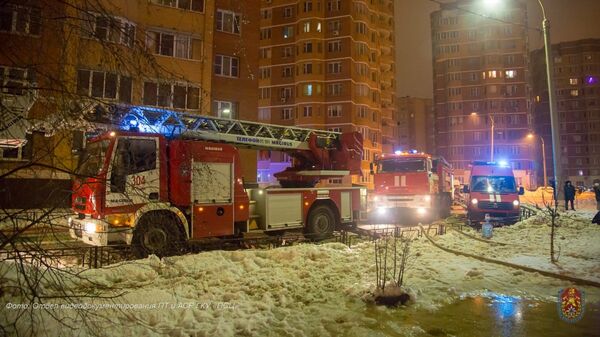 Сотрудники МЧС на месте происшествия Сотрудники МЧС на месте происшествия