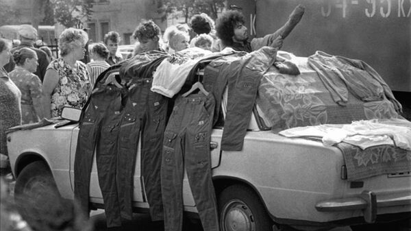 Кооперативный магазин в Подмосковье, 1988 Кооперативный магазин в Подмосковье, 1988