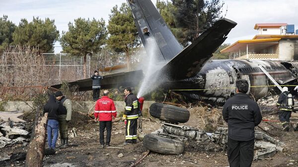 Место крушения грузового самолета Boeing 707 в окрестностях Тегерана. 14 января 2019 Место крушения грузового самолета Boeing 707 в окрестностях Тегерана. 14 января 2019