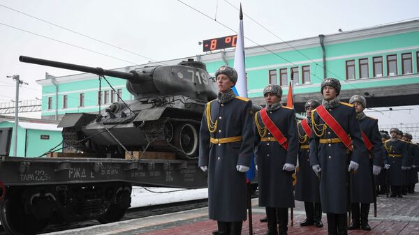 Почетный караул на торжественной церемонии встречи эшелона с танками Т-34 в Новосибирске. 16 января 2019 Почетный караул на торжественной церемонии встречи эшелона с танками Т-34 в Новосибирске. 16 января 2019