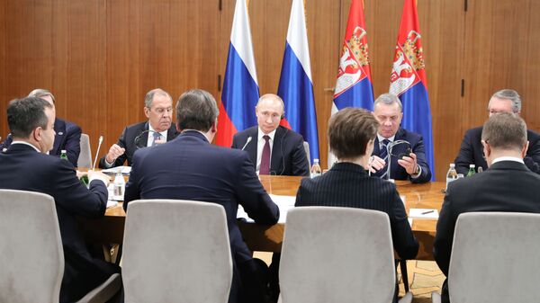 Президент РФ Владимир Путин во время российско-сербских переговоров в Белграде Президент РФ Владимир Путин во время российско-сербских переговоров в Белграде
