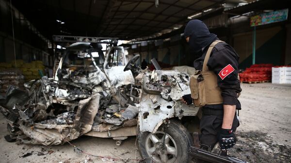 Протурецкий сирийский боец в Африне Протурецкий сирийский боец в Африне