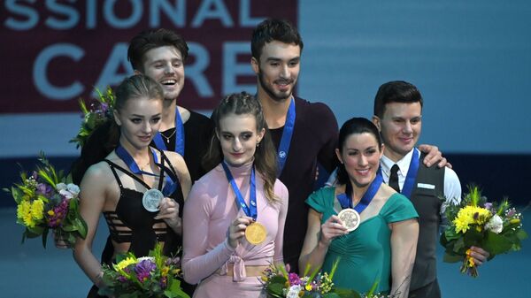 Слева направо: Александра Степанова и Иван Букин, Габриэлла Пападакис и Гийом Сизерон и Шарлен Гиньяр и Марко Фаббри