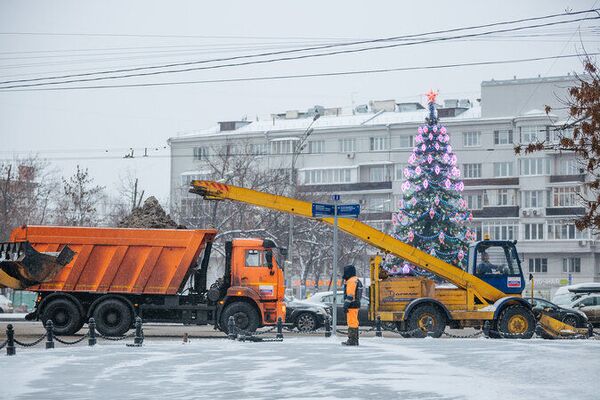 Уборка снега на улицах Москвы Уборка снега на улицах Москвы