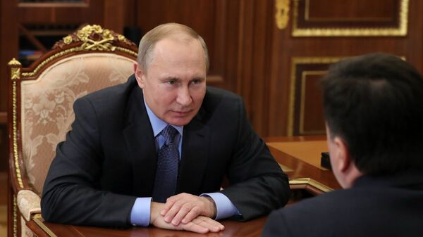 Владимир Путин во время встречи с губернатором Московской области Андреем Воробьевым. 5 февраля 2019 Владимир Путин во время встречи с губернатором Московской области Андреем Воробьевым. 5 февраля 2019