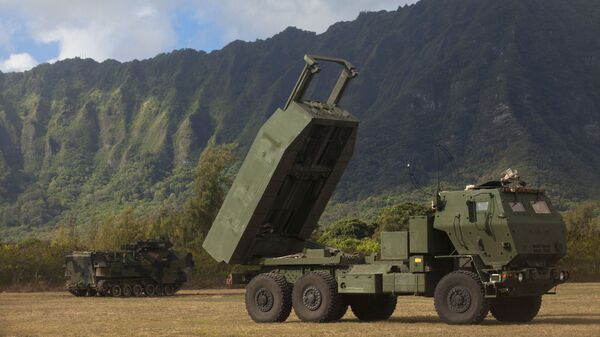 Реактивная система залпового огня на колёсном шасси HIMARS Реактивная система залпового огня на колёсном шасси HIMARS