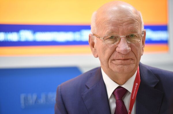 Губернатор Оренбургской области Юрий Берг на стенде МИА Россия сегодня на Российском инвестиционном форуме в Сочи. 14 февраля 2019 Губернатор Оренбургской области Юрий Берг на стенде МИА Россия сегодня на Российском инвестиционном форуме в Сочи. 14 февраля 2019